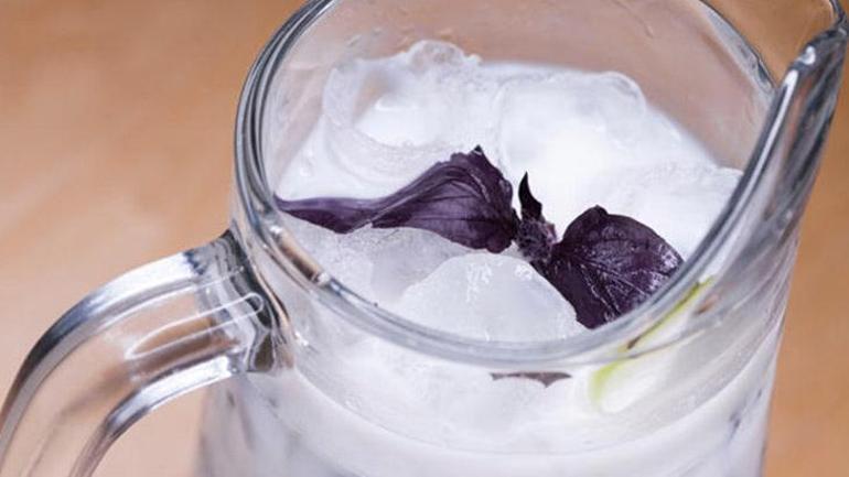 12. Gün Sahur Menüsü: Peynirli Tava Keki, Salçalı Sosis ve Reyhanlı Ayran