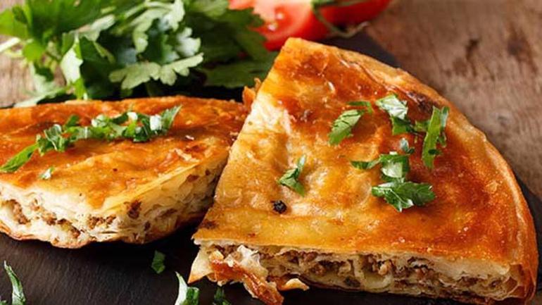 19. Gün İftar Menüsü: Şehriye Çorbası, Kıymalı Tepsi Böreği, Sultan Kebabı ve Trileçe