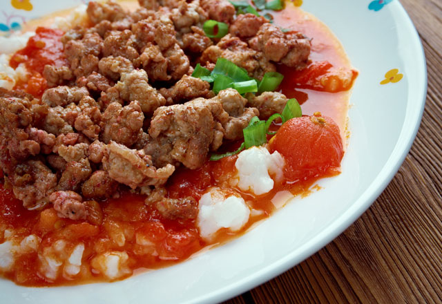 22. Gün İftar Menüsü: Köz Biber Çorbası, Kabak Köftesi, Ali Nazik Kebabı ve Süt Helvası