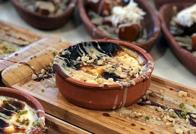 22. Gün İftar Menüsü: Köz Biber Çorbası, Kabak Köftesi, Ali Nazik Kebabı ve Süt Helvası