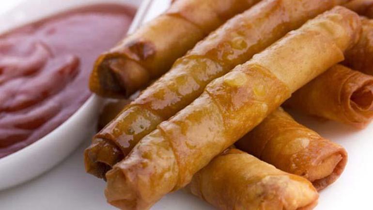 6. Gün İftar Menüsü: Düğün Çorbası, Patatesli Börek, Etli Nohut ve Revani