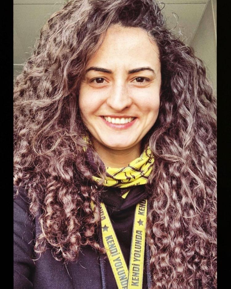 Asil Özbay: Motosikletle Dünyayı Gezen Öğretim Görevlisi