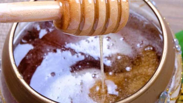 Bağışıklık Sistemini Güçlendiren Doğru Beslenme ve Ham Balın Önemi