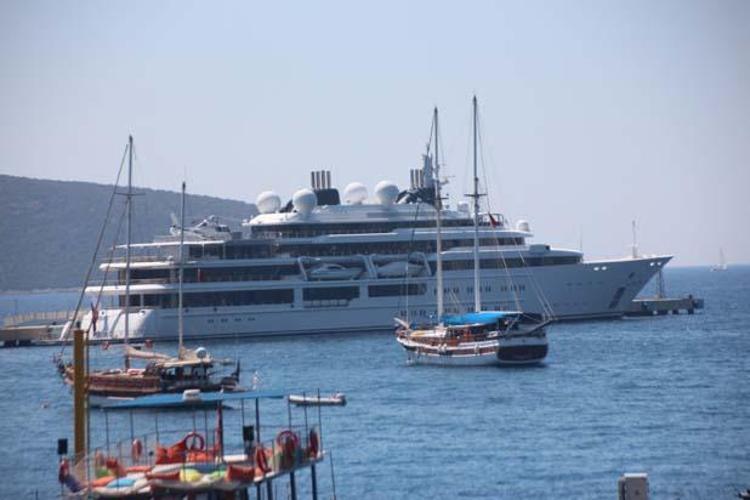 Bodrum'da Demirleyen Lüks Süper Yat 'Katara' Hayranlık Uyandırdı