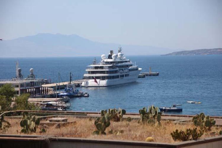 Bodrum'da Demirleyen Lüks Süper Yat 'Katara' Hayranlık Uyandırdı