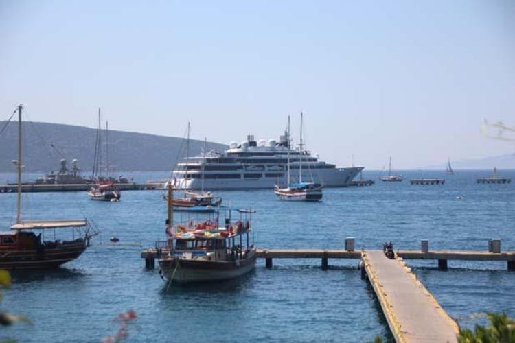 Bodrum'da Demirleyen Lüks Süper Yat 'Katara' Hayranlık Uyandırdı