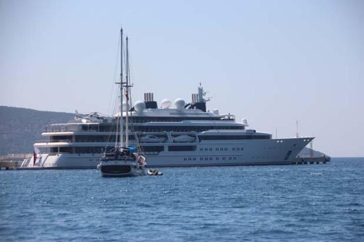 Bodrum'da Demirleyen Lüks Süper Yat 'Katara' Hayranlık Uyandırdı