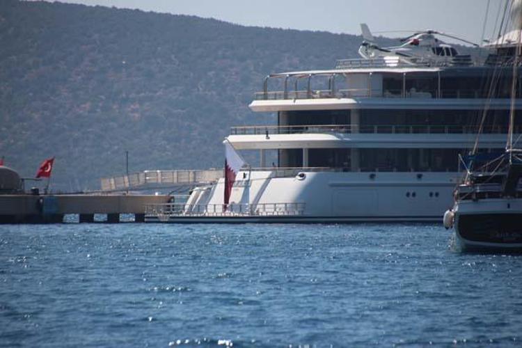 Bodrum'da Demirleyen Lüks Süper Yat 'Katara' Hayranlık Uyandırdı