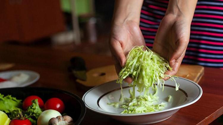 Cildinizi Güzelleştiren Sağlıklı Salata Tarifi