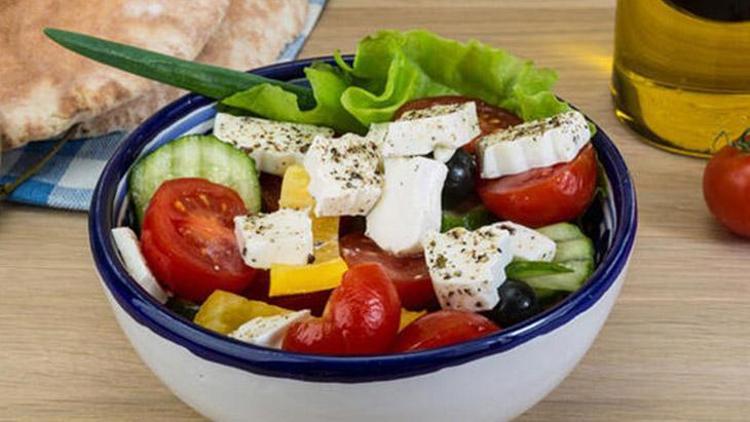 Cildinizi Güzelleştiren Sağlıklı Salata Tarifi