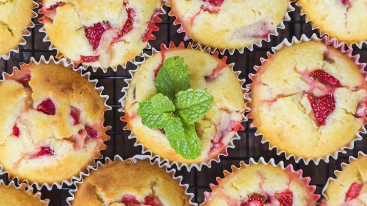Çilekli Tarifler: Tart, Cheesecake, Magnolia, Muffin ve Milkshake