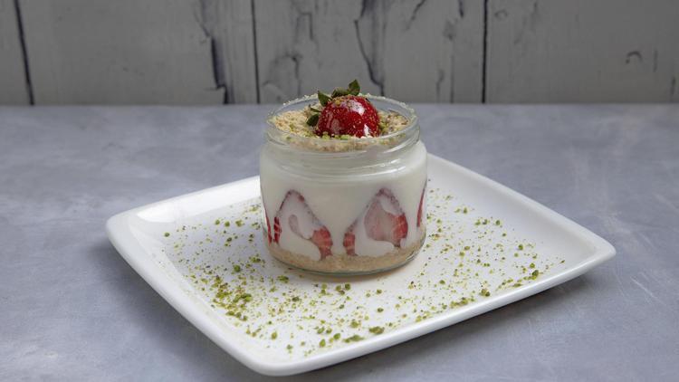 Çilekli Tarifler: Tart, Cheesecake, Magnolia, Muffin ve Milkshake