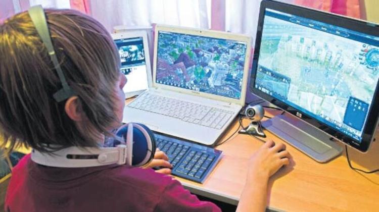 Dijital Ebeveynlik: Fırsatlar ve Riskler