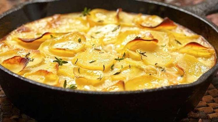 Döküm Tavada Patatesli Yumurta