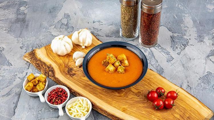 Domates Çorbasının Sağlığa Faydaları ve Fesleğenli Tarifi