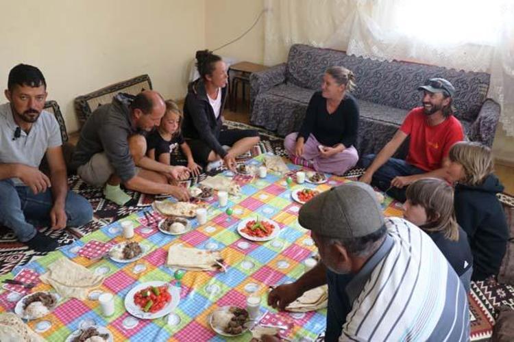 Dünya Turuna Çıkan Aileler: Karavanla Türkiye'de Unutulmaz Anılar