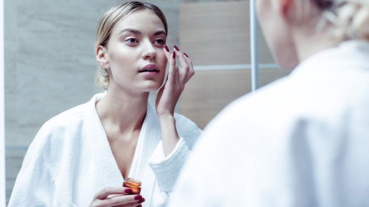E Vitamini ve Cilt Sağlığı: Hidratasyon ve Yaşlanma Karşıtı Etkileri
