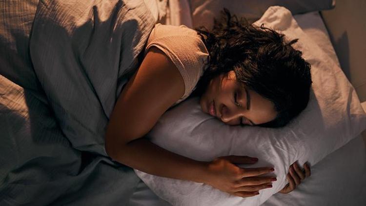 Gece Uykusunda Ağızdan Salya Akması: Nedenleri ve Tedavi Yöntemleri