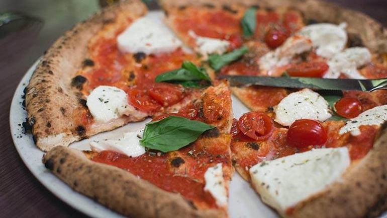 İtalyan Pizzaları: Evinizde Yapabileceğiniz 5 Popüler Tarif