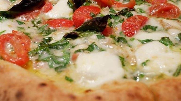 İtalyan Pizzaları: Evinizde Yapabileceğiniz 5 Popüler Tarif