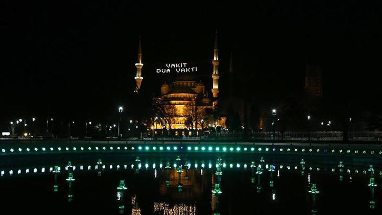 Mahya Gelenekleri: Ramazan'ın Işıltısı