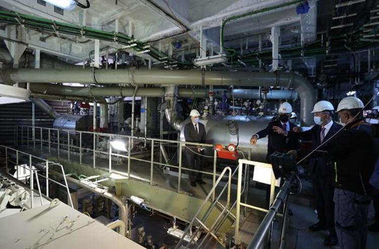 Milli Savunma Bakanı Akar, TCG Anadolu İnşaatını İnceledi