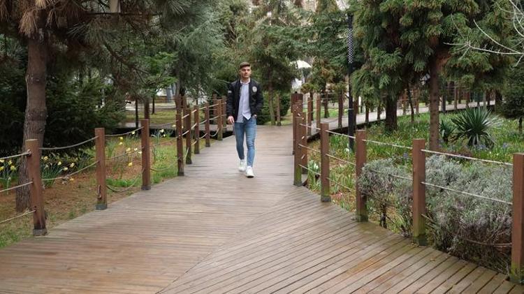Mustafa Mert Topal, Apple'ın Reklam Yüzü Oluyor
