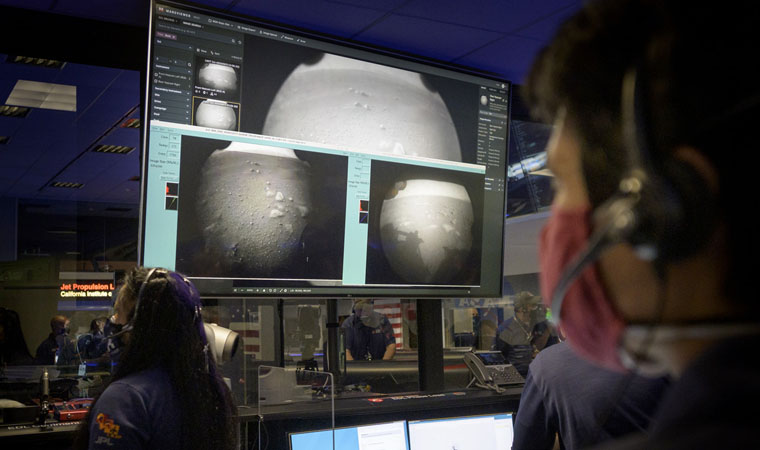 NASA'nın Perseverance Uzay Aracı Mars'a İndi