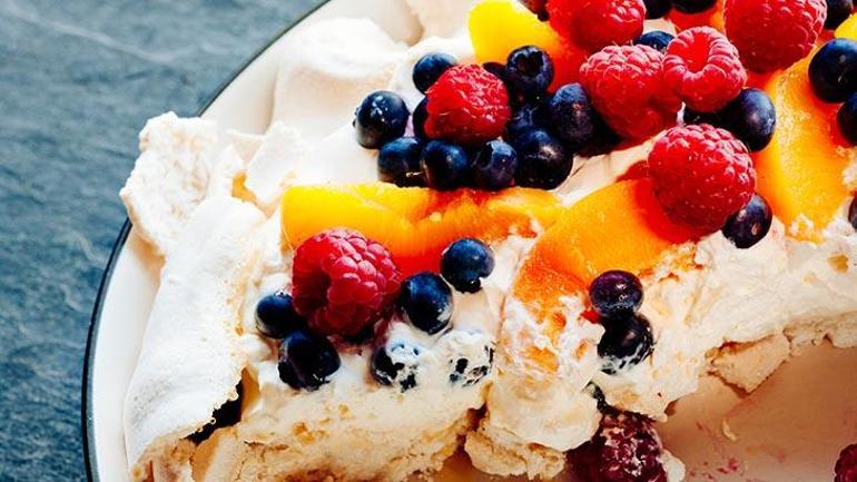 Orman Meyveli Pavlova