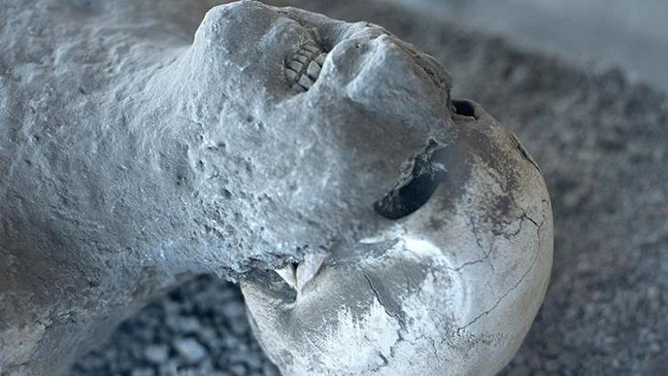 Pompeii: Tarihin Kayıp Şehri ve Vezüv Yanardağı'nın Patlaması