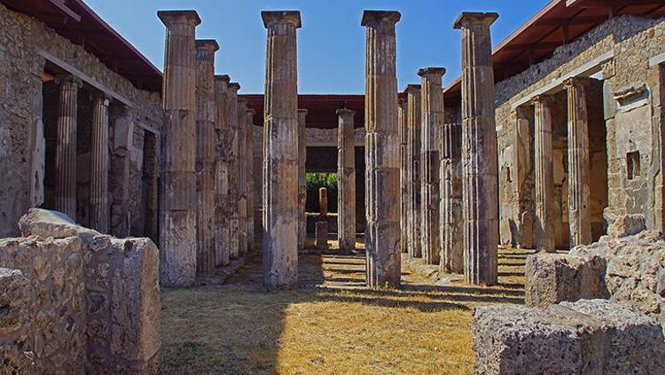 Pompeii: Tarihin Kayıp Şehri ve Vezüv Yanardağı'nın Patlaması