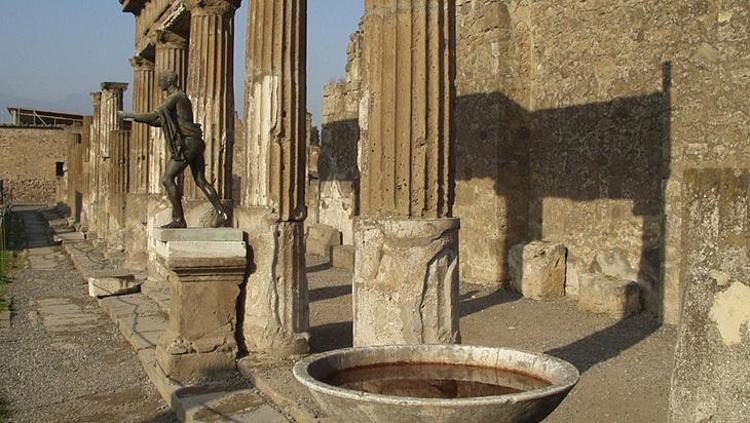 Pompeii: Tarihin Kayıp Şehri ve Vezüv Yanardağı'nın Patlaması