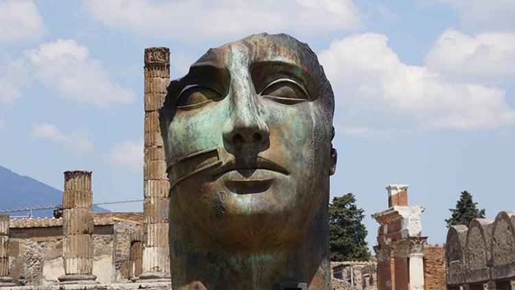 Pompeii: Tarihin Kayıp Şehri ve Vezüv Yanardağı'nın Patlaması