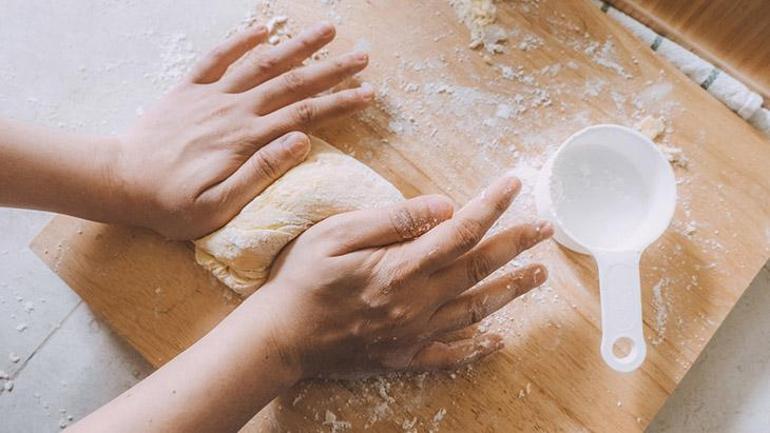 Portakallı ve Bitter Çikolatalı Çörek Tarifi