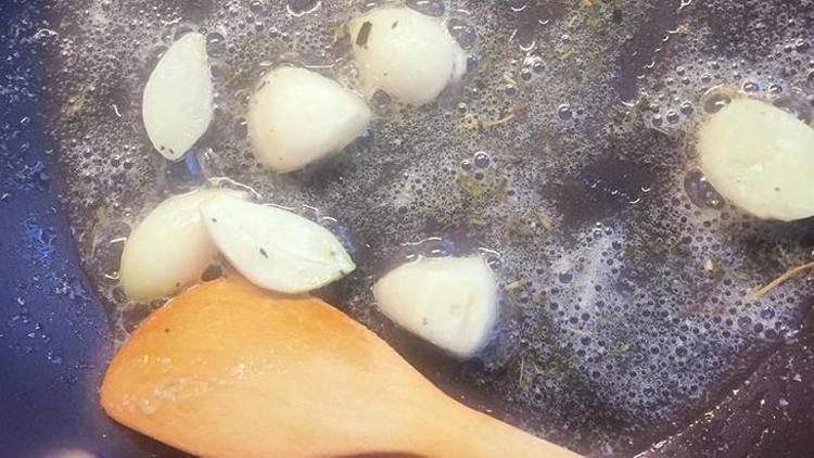 Sarımsak Saklama Yöntemleri: Soyulmamış ve Soyulmuş Sarımsak İçin İpuçları
