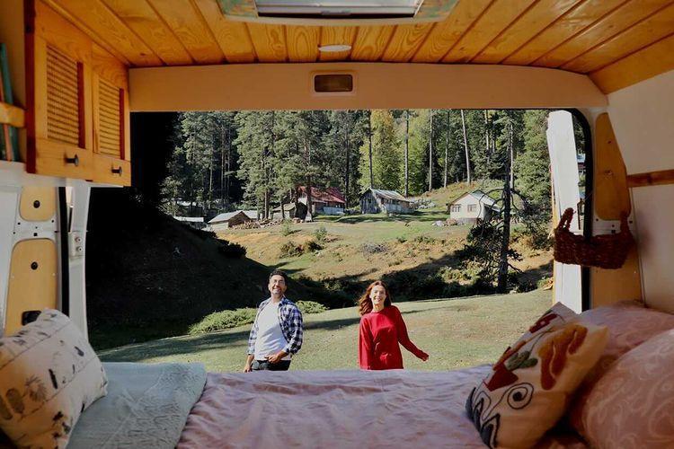 Seyyarhane: Karavan Hayatı ve Tiyatrocu Çiftin Deneyimleri