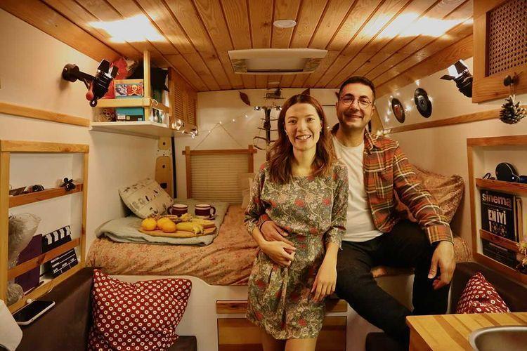 Seyyarhane: Karavan Hayatı ve Tiyatrocu Çiftin Deneyimleri