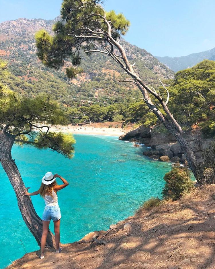 Tam Zamanlı Gezgin Olmanın Hikayesi: Özlem Keşifte