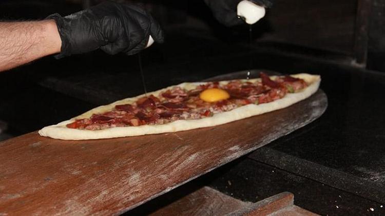 Vedat Milor'un Pizza ve Pide Anketi: Tercih Hangisi?