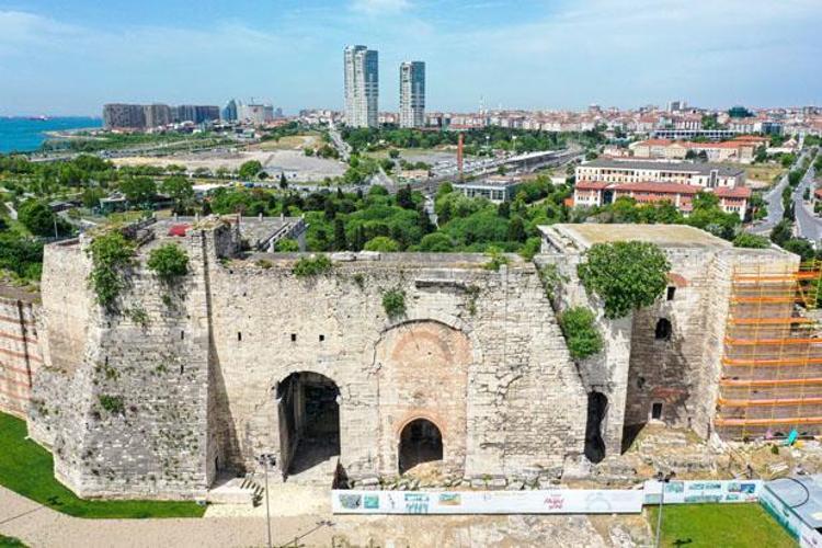 Yedikule Hisarı'nda Tarihi Restorasyon Çalışmaları