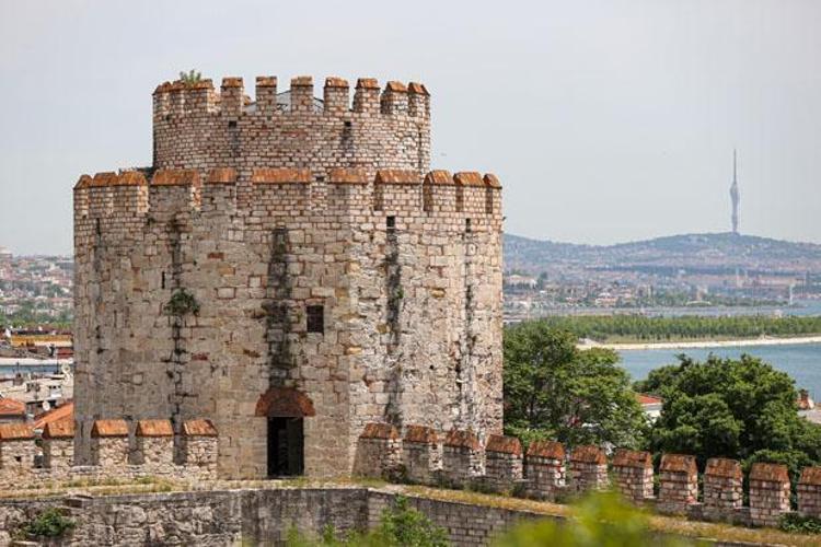 Yedikule Hisarı'nda Tarihi Restorasyon Çalışmaları