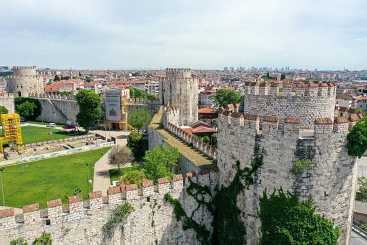 Yedikule Hisarı'nda Tarihi Restorasyon Çalışmaları