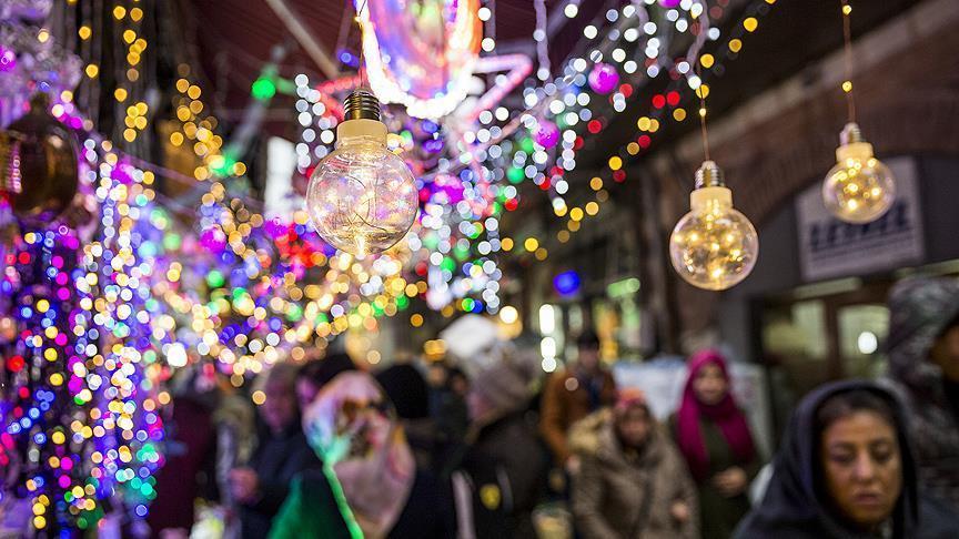 2025 Yeni Yıl Kutlamaları ve Gelenekleri