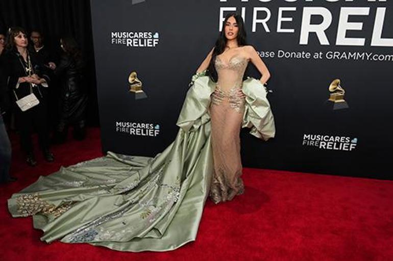 67. Grammy Ödülleri Töreninde Kırmızı Halıda Göz Kamaştıran Anlar