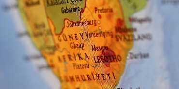 abdden-guney-afrika-cumhuriyetine-yonelik-yardimlari-sonlandirma-karari-kICIfExy.jpg
