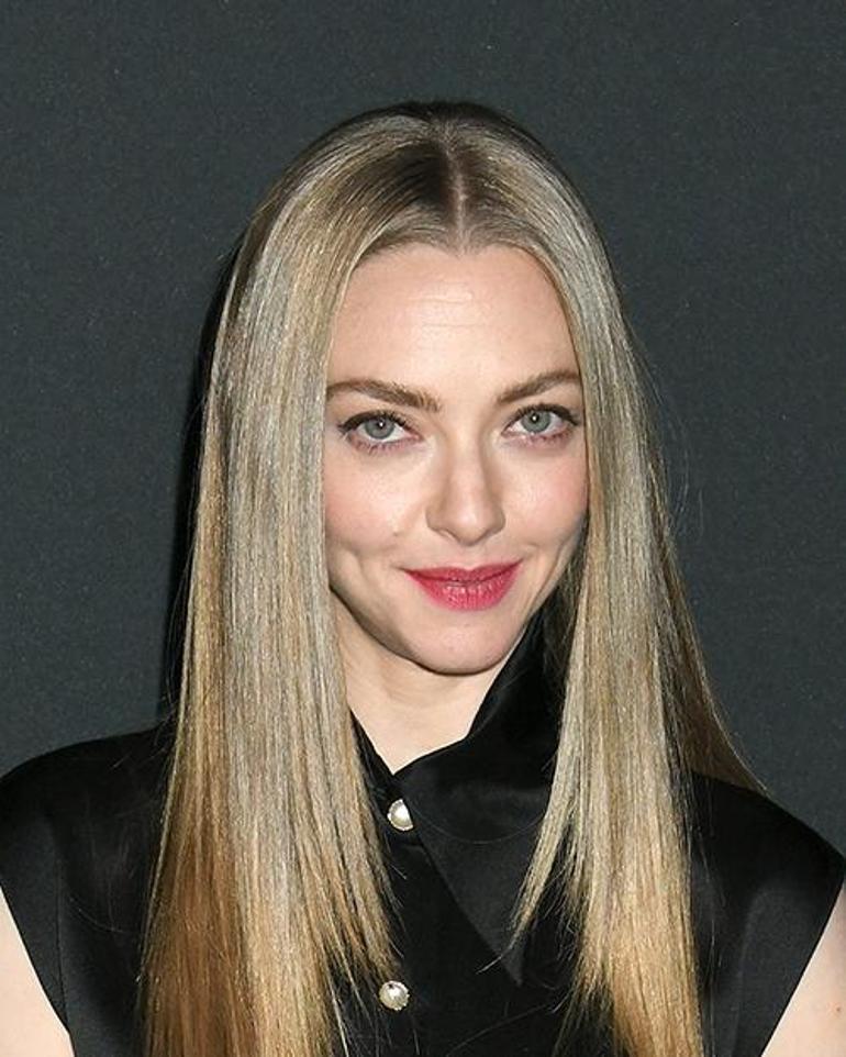Amanda Seyfried'in Aile Geçmişi ve Şok Edici Sırları