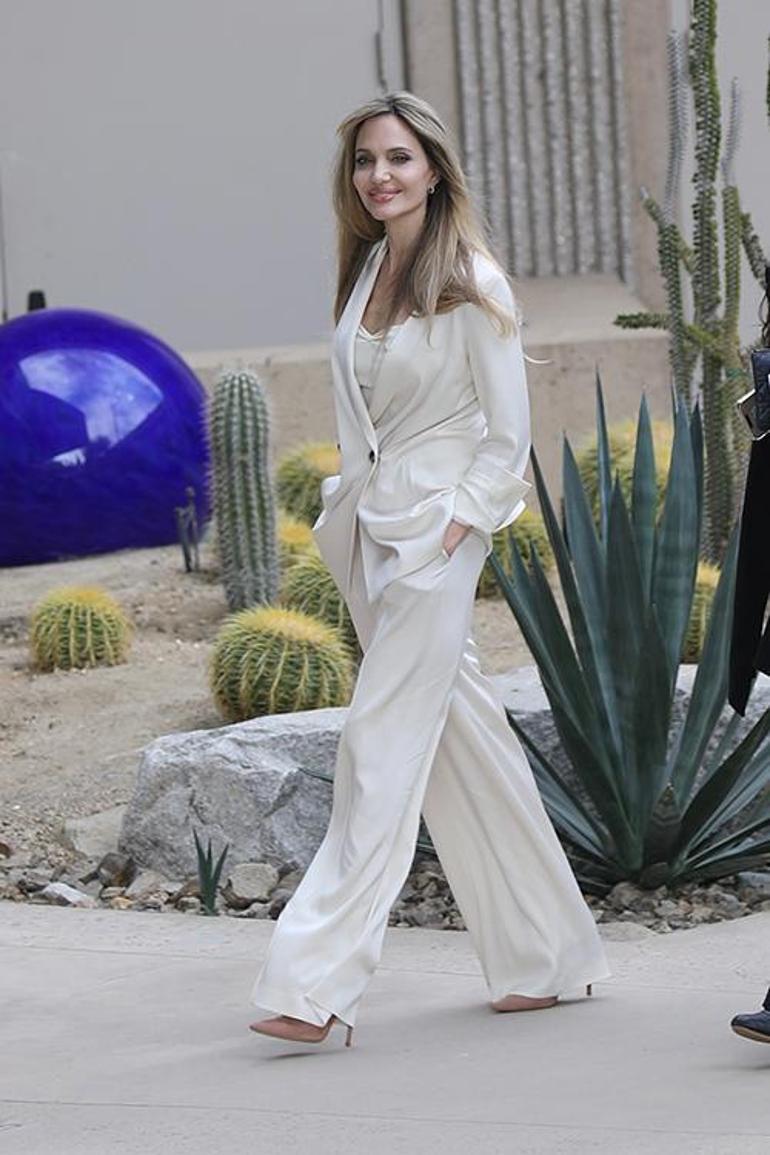 Angelina Jolie'nin Annesi ve Oyunculuk Yolculuğu
