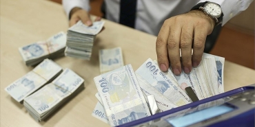 araba-kredilerinde-faizler-dususe-gecti-250-bin-tlnin-geri-odemesi-degisti-ui6fNFBN.jpg