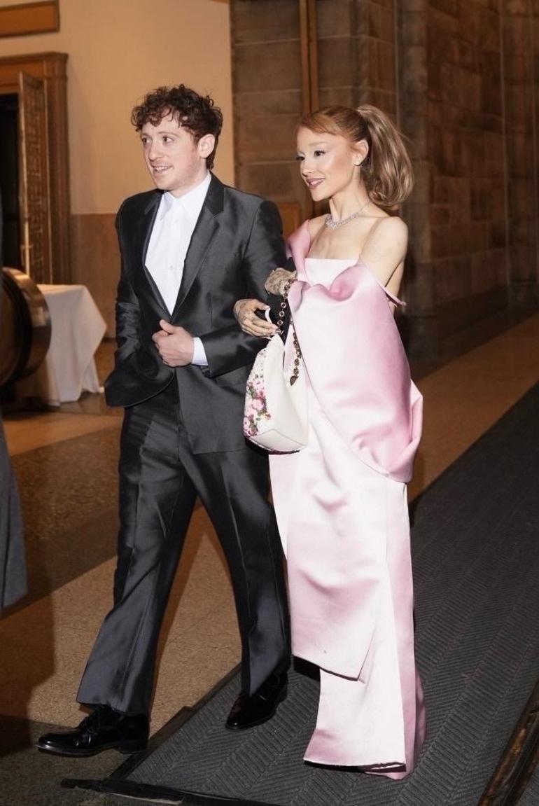 Ariana Grande ve Ethan Slater'ın Aşkı: Evlilikler ve Skandallar