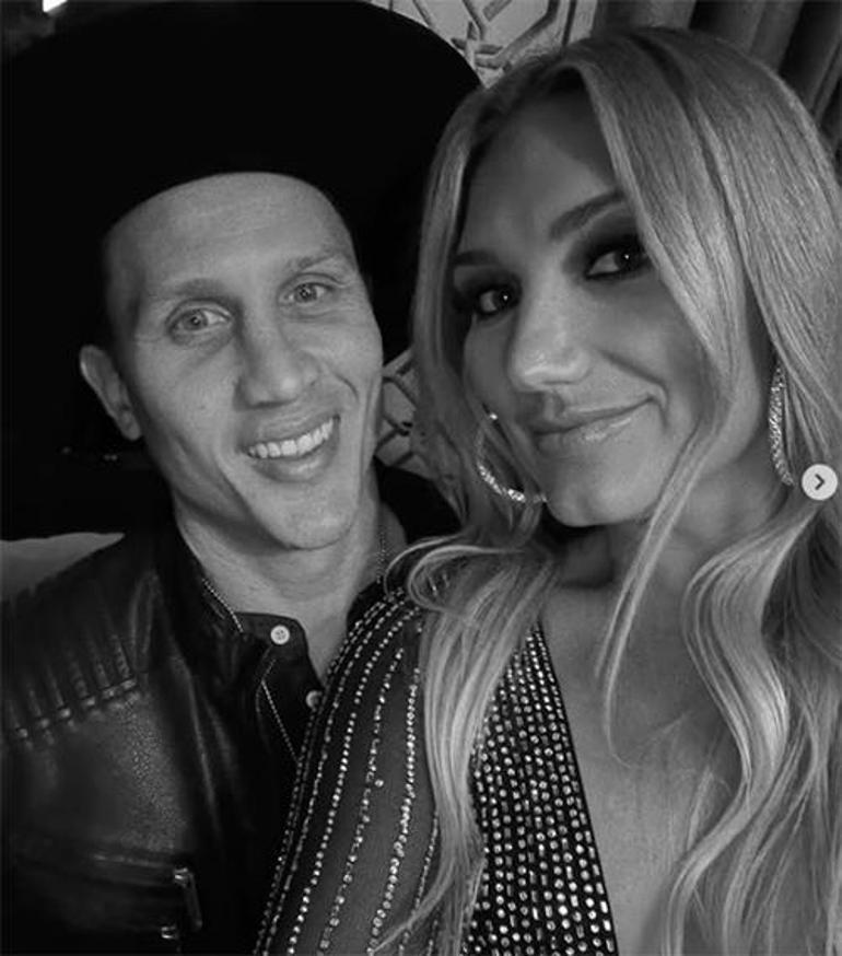 Brooke Hogan ve Steven Oleksy İkiz Bebeklerini Karşıladı